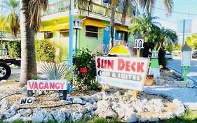 Sun Deck Inn & Suites